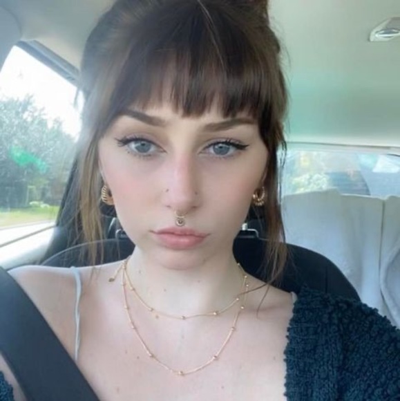 Meet your Posher, Kaitlynne - Picture 1 of 1